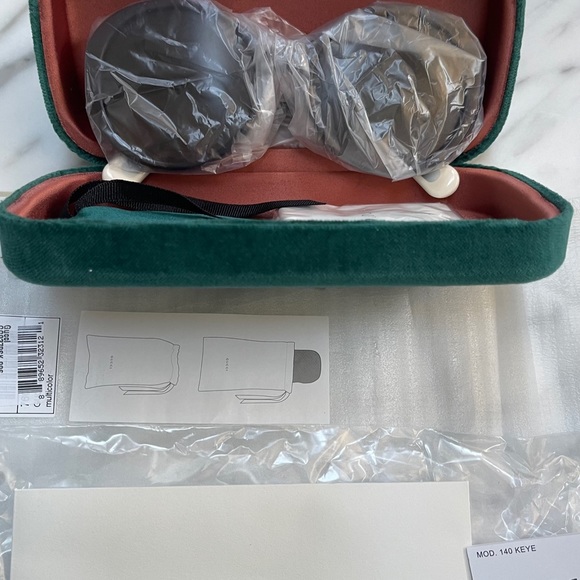 GUCCI OVERSIZED ROUND SUNGLASSES WITH WHITE TIPS main image 14